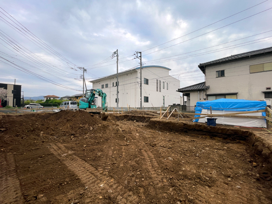 深さのある地盤の掘削工事　静岡県東部工務店「住宅舎」