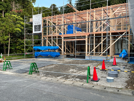 静岡県東部工務店の新築の家が上棟