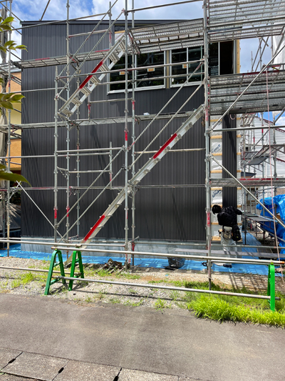 駿東郡清水町で新築住宅の外壁ガルバリウム鋼板
