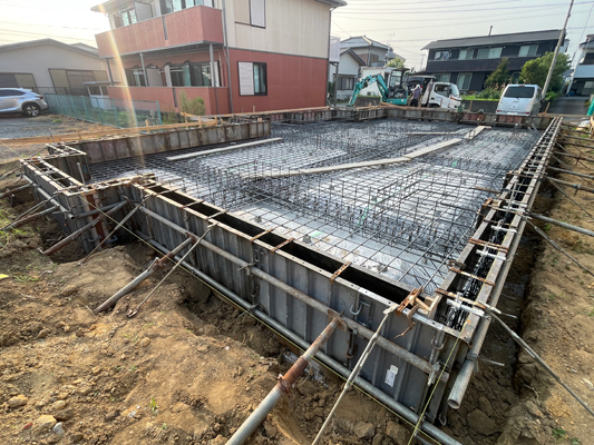 浮かし型枠で基礎一体打ち　静岡県東部工務店「住宅舎」