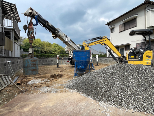 砕石杭ＨｙＳＰＥＥＤ工法で地盤改良工事　静岡県東部工務店「住宅舎」
