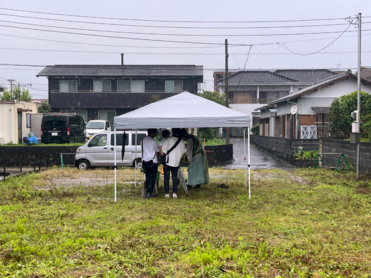 伊豆の国市にて雨の中での地鎮祭　静岡県東部工務店「住宅舎」