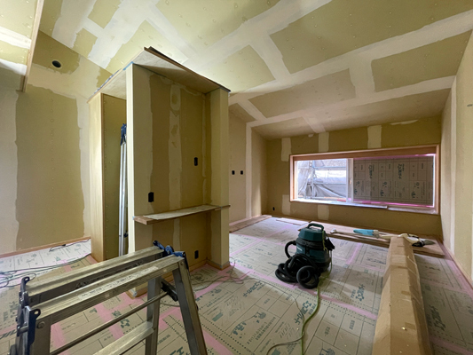 座れる南面開口部　静岡県東部工務店「住宅舎」