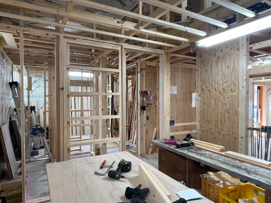 造作工事と天井や壁の下地組み　静岡県東部工務店「住宅舎」
