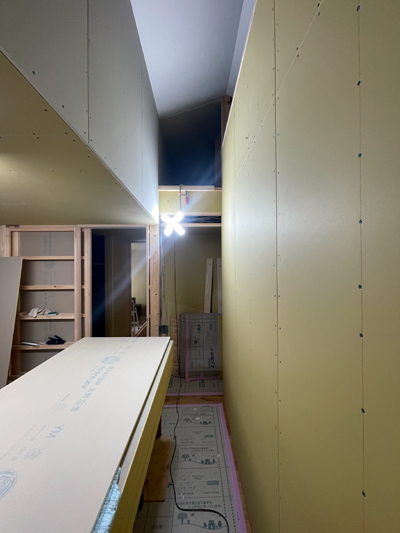 小屋裏へ続く空間　静岡県東部工務店「住宅舎」