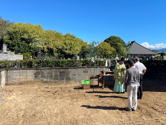 朝早めの地鎮祭を行いました。　静岡県東部工務店「住宅舎」