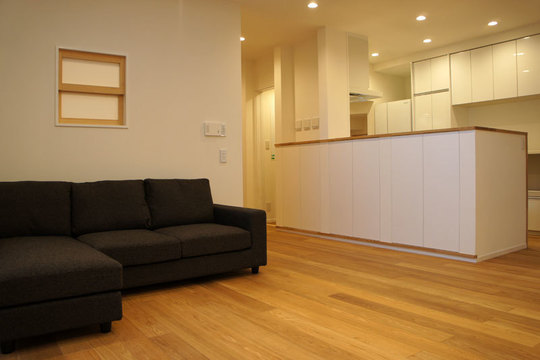 床暖房が暖かいモダン住宅 木の家でつくる注文住宅 伊豆の国市の工務店 住宅舎